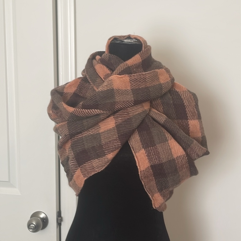 NWT Gaia Pretty Persuasions Infinity Brown Plaid Scarf Mini Throw NWT - Picture 5 of 5